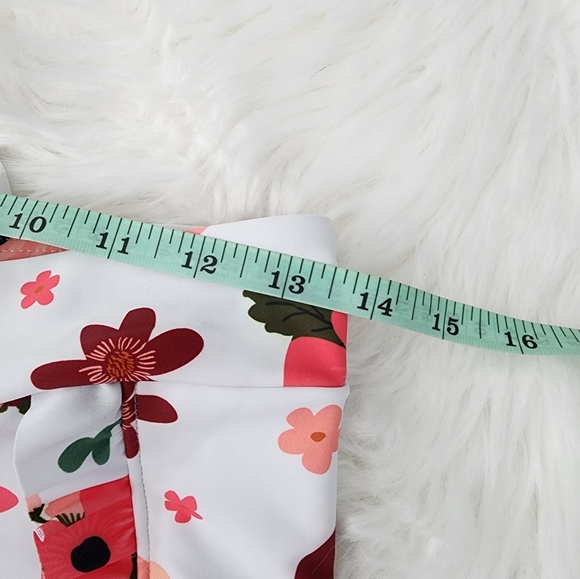 Brynn & Brooke Floral Swim Shorts Size Medium. Missing waist tie. New. - Picture 7 of 7